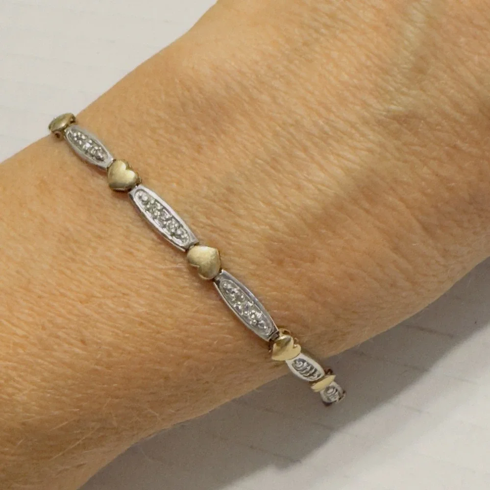 5.6gr 10k Yellow White Gold Diamond Heart love Bracelet Delicate Dainty Feminine